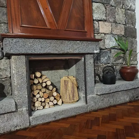 Nyaraló Dutra's House